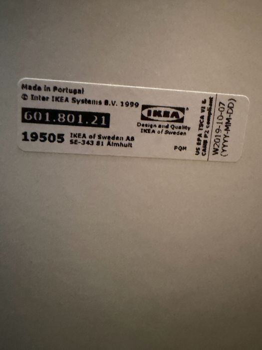 Sofá IKEA KIVIK 3 Lugares + Puff com Arrumação – Vermelho