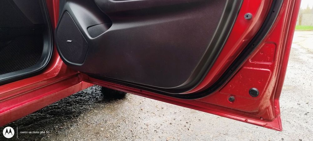 Mazda 3 2014 года 2.0 очень хорошее состояние.