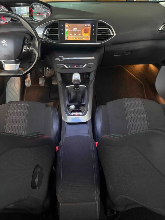PEUGEOT 308 1.2 PureTech Business Line