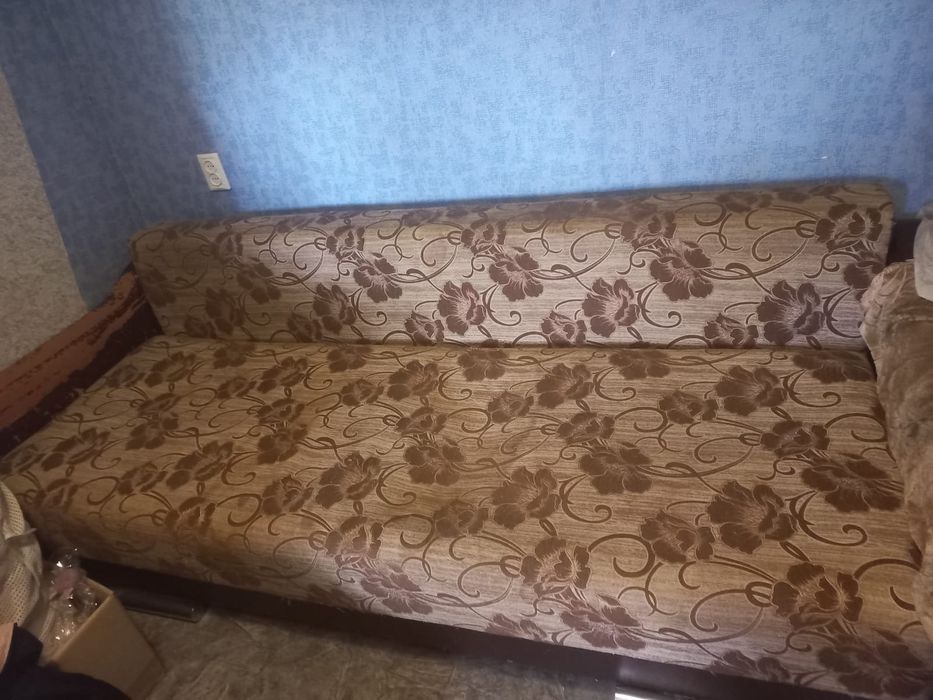 Віддам диван БЕЗКОШТОВНО, самовивіз
