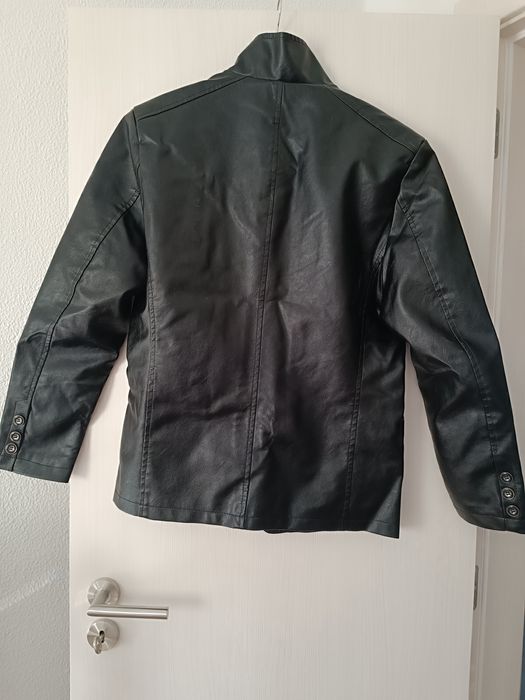 Casaco preto em pele