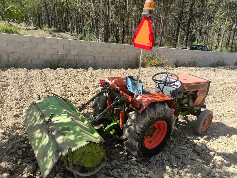 Trator Agria 8821 - 18cv com fresa e reboque