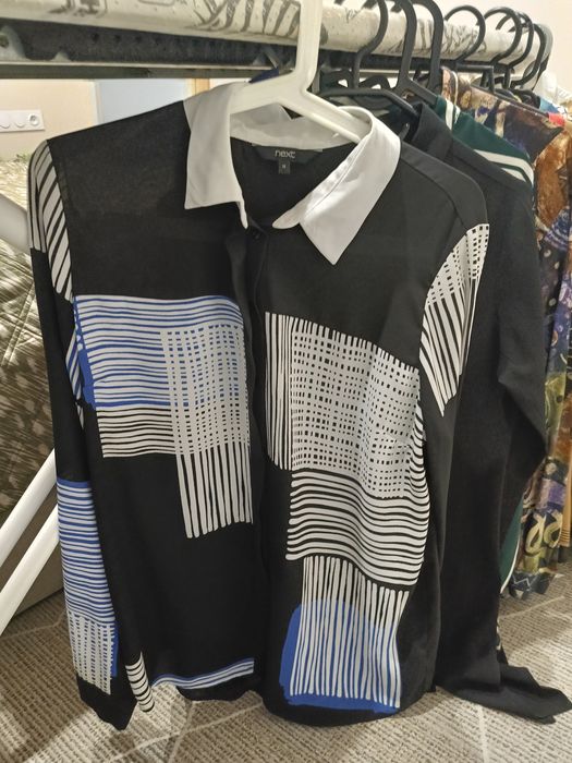 14 koszul w rozmiarze S/M lub oversize. Bez zniszczeń