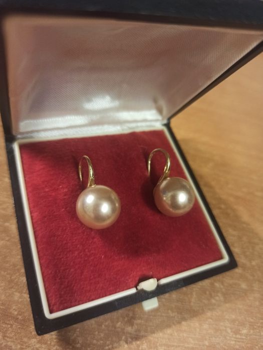 Сережки з перлинами.