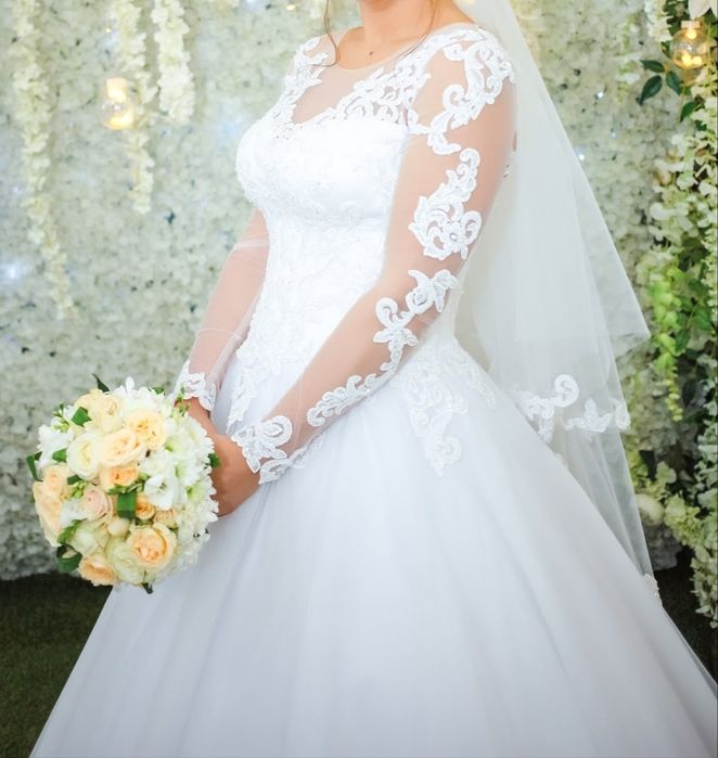 весільна сукня (з дуже гарною енергетикою, вже 7 років разом щасливі)