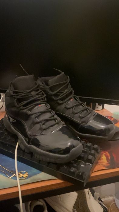 Tênis Jordan 11, tamanho 42