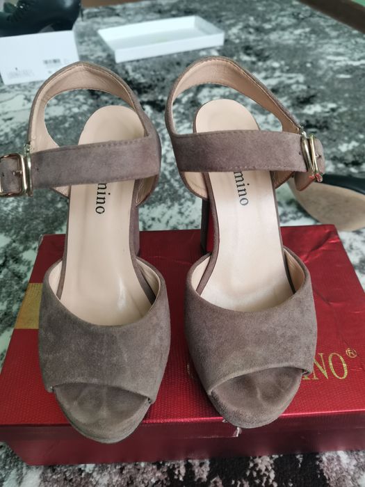 Босоніжки жіночі