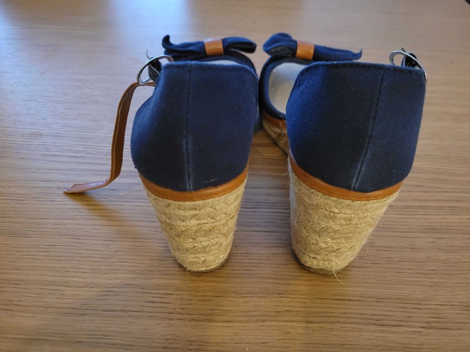 Espadryle damskie na koturnie