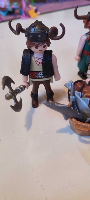 Playmobil Vikings Astrid e Dragão, e outros