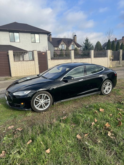 Tesla model S 90D 2015г
