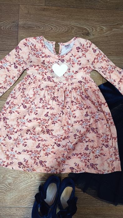 Продам 2 платтячка + туфлі