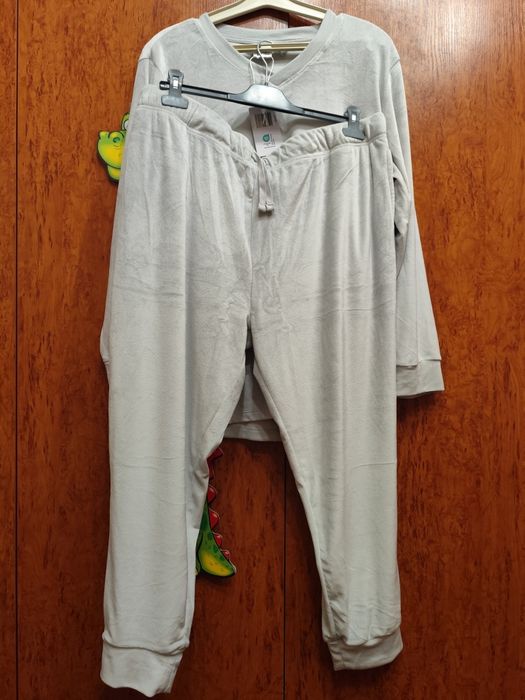 Костю жіночий спортивний 54  великий розмір