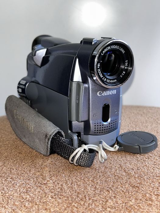 Видеокамера Canon MV700 E