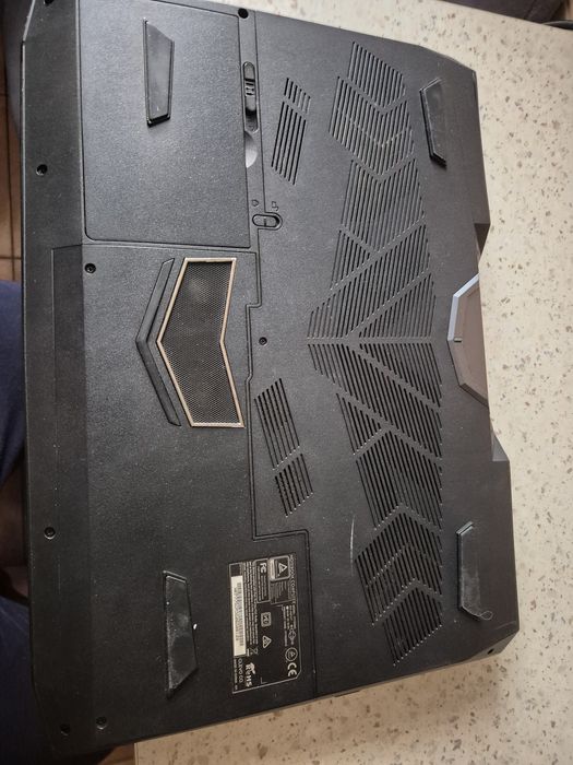 Laptop Hyperbook I7-6700K/32GB Ram/GTX 1080 8GB Win 11