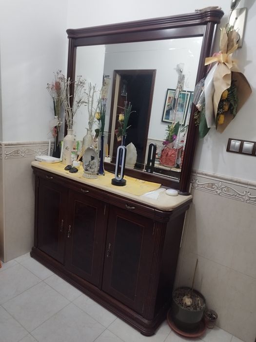 Sapateira para venda.