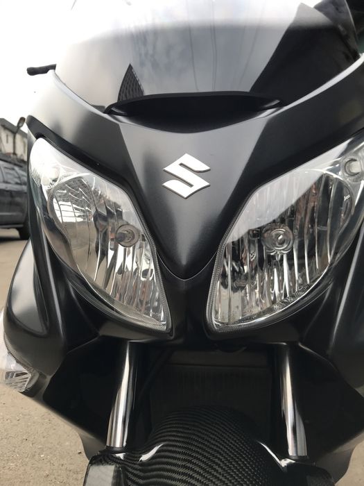 Suzuki Burgman  200 куб. см,  мощностью 18.5 л.с.