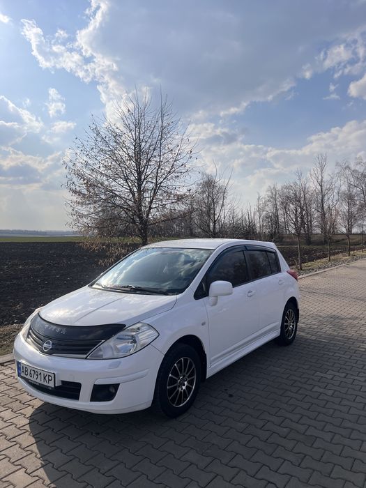 Nissan Tiida 2012 рік