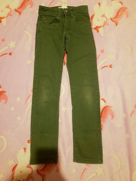 Тонкі джинси хакі зелені шкільні не утеплені осінні прямі весняні 140
