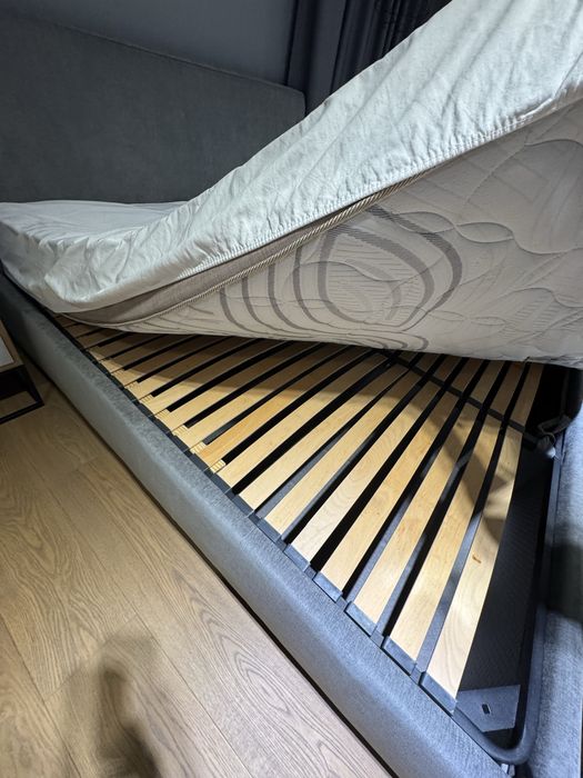 Кровать двохспальна