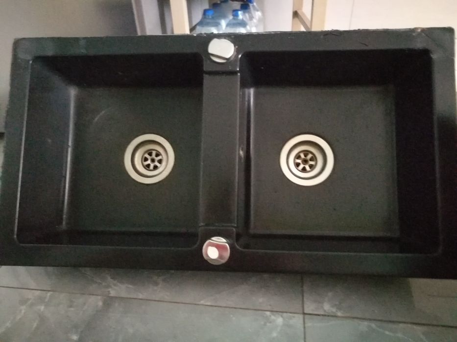 Sprzedam zlewozmywak z granitu.