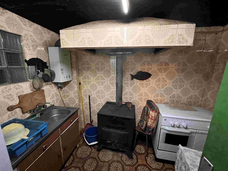 Casa à venda no centro de SILVARES, FUNDÃO