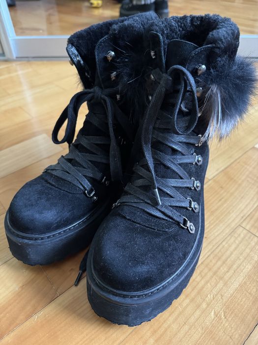 Взуття жіноче зимове Estro черевики