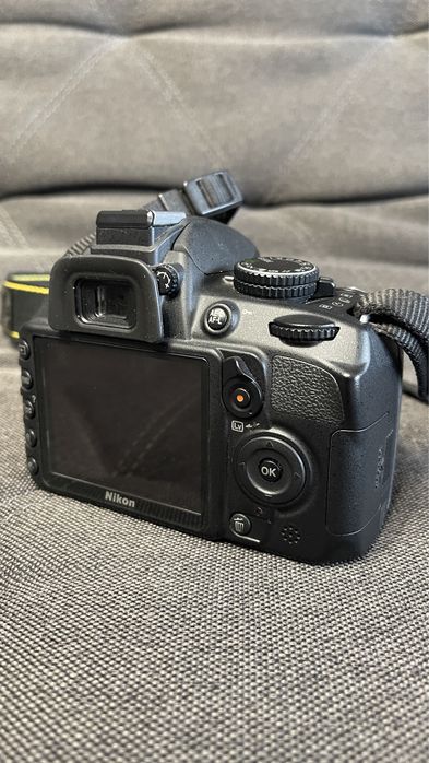 Крутий фотоапарат NIKON D3100