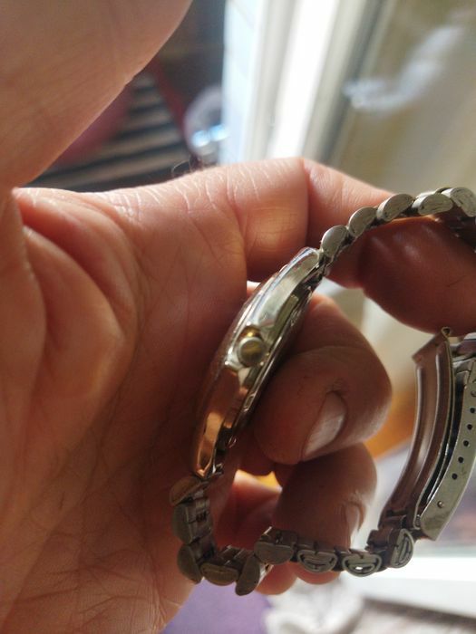 Часы в рабочем состоянии