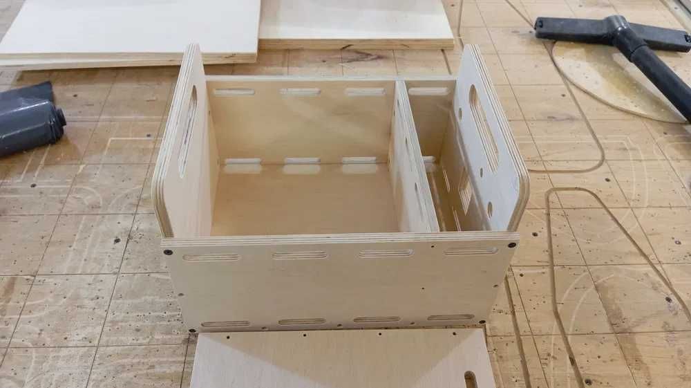 Бокс, кейс, корпус для LiFePO аккумуляторов 4S на ячейках EVE 152Ач