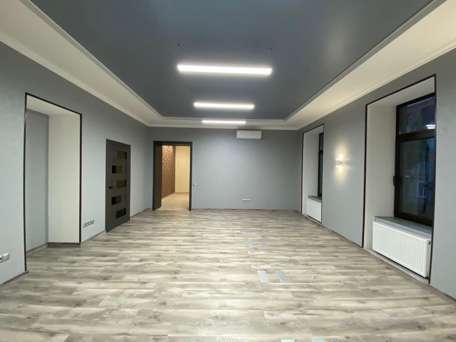 Сдам офис в центре города с генератором , ул Софиевская 15