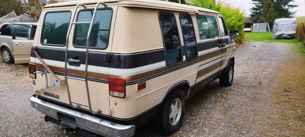 Chevrolet G20 Van Salonka