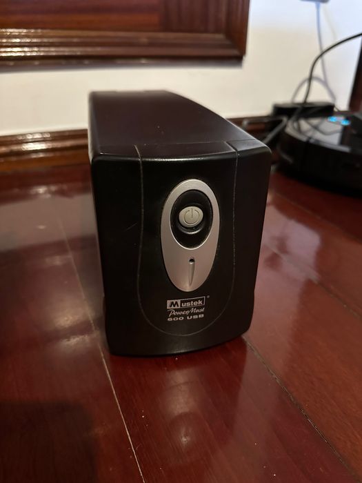 Bateria UPS avariado