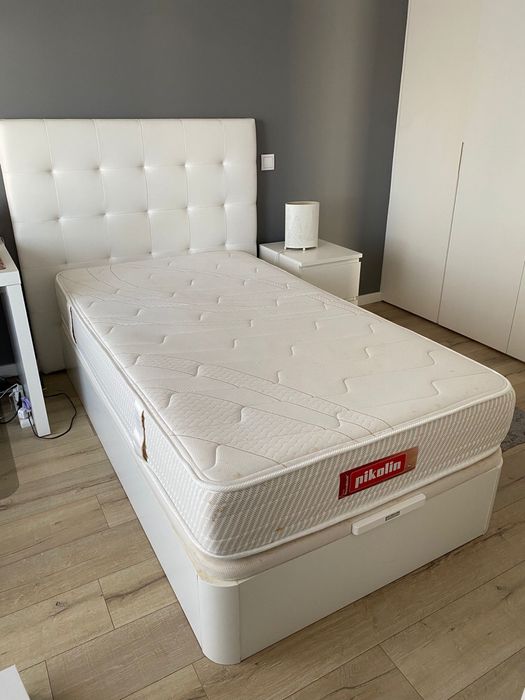Vendo Sommier e colchão pikolin com cabeceira de cama moderna