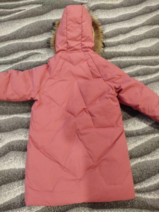 Пуховик на дівчинку
