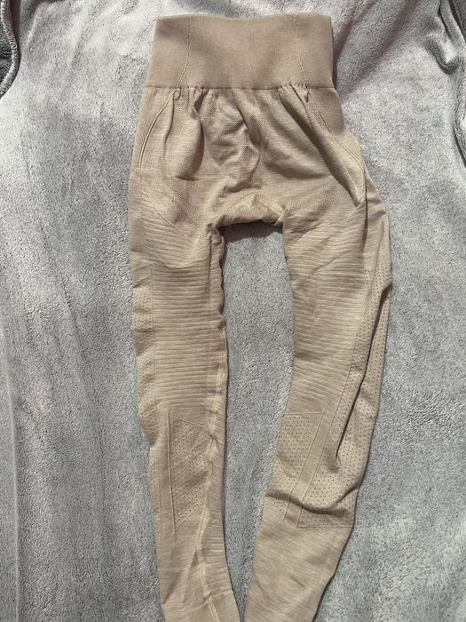 Legginsy bezszwowe beżowe gym glamour
