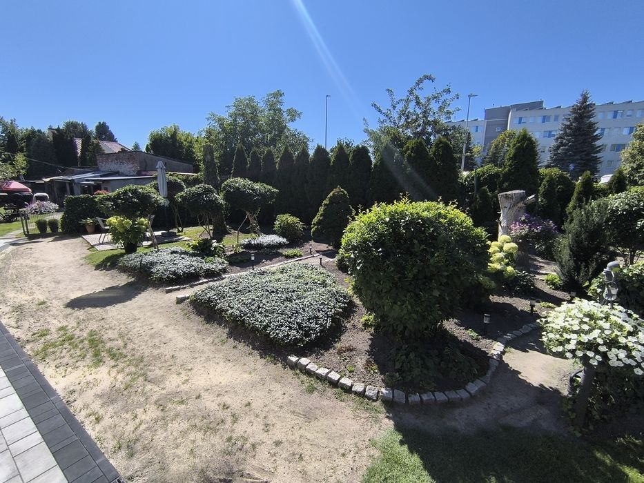 Sprzedam Dom z działką,ogrodem , garaże.. zachęcam do obejrzenia. Polecam