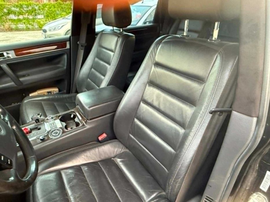 Touareg 4.2 b + gaz Piękny stan hak 3.5t