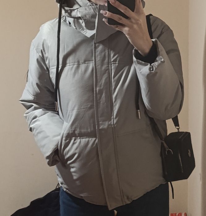 Зимова жіноча куртка