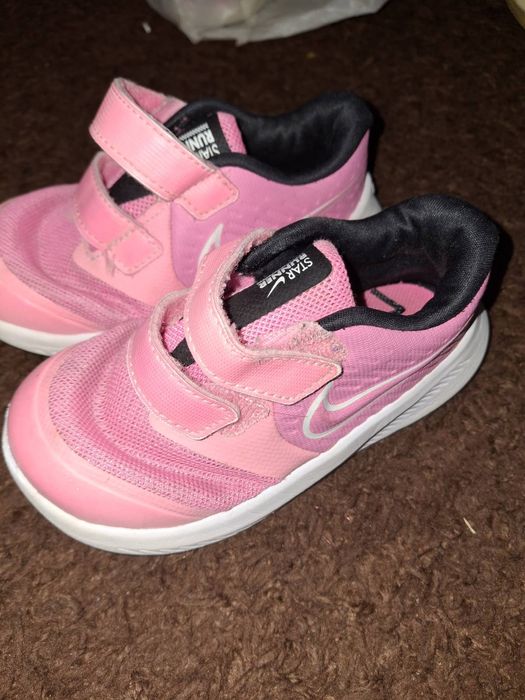 Кросівки на дівчинку 50 грн