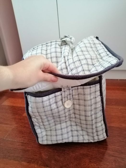 Casinha para guardar fraldas bebé