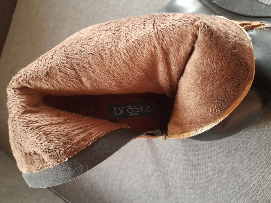 Сапожки на каблуке 35 р.