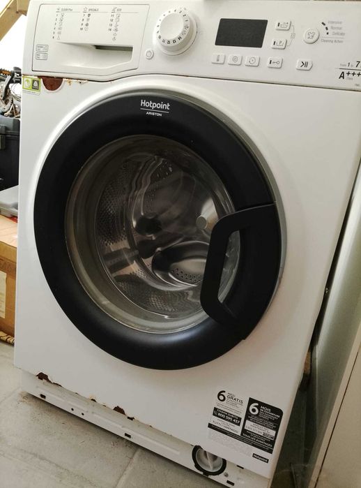2x Máquinas de Lavar Roupa | Whirlpool + Ariston Hotpoint | Necessitam reparação