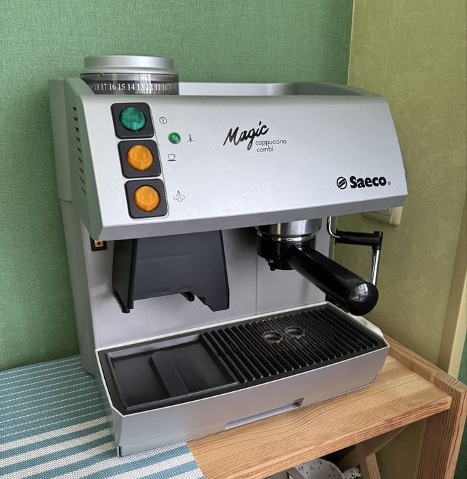 Кавоварка Saeco Magic Cappuccino Combi