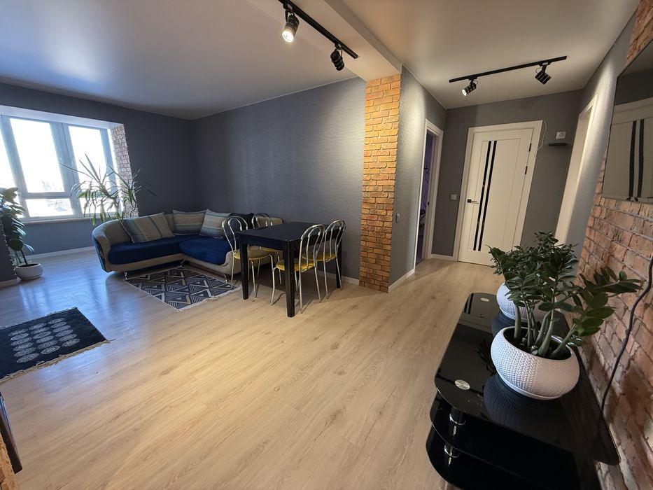 Продаж квартири  2 кім. по вул. Головатого