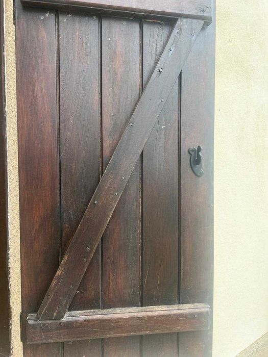 6X Portadas em madeira maciça com ferragens