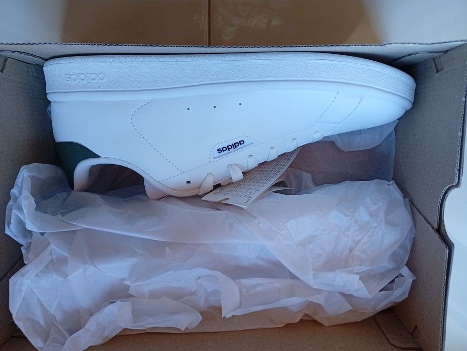 Sapatilhas adidas unisexo 42 Novas