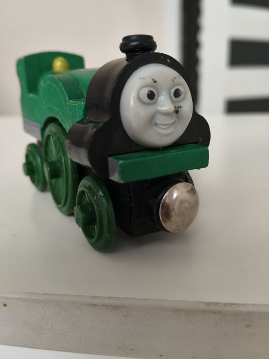 Drewniana lokomotywa Emilka z Tomek i Przyjaciele