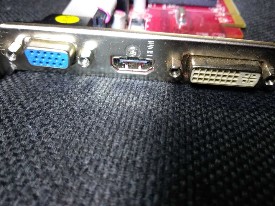 робоча відеокарта AMD RADEON HD8450  2 ГБ