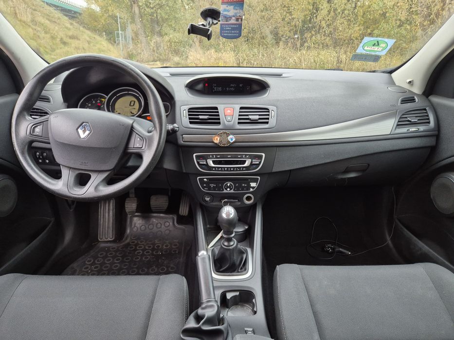 Renault Megane 1.6 16v 110KM benzyna kombi 2009r