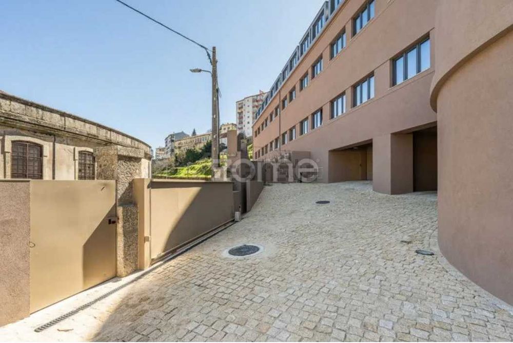 Arrenda-se Apartamento T0 - Covilhã (UBI)